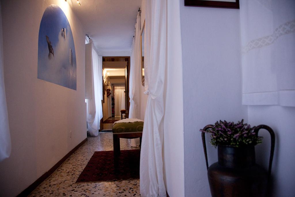 One-Bedroom Apartment,154089013:JPEG
